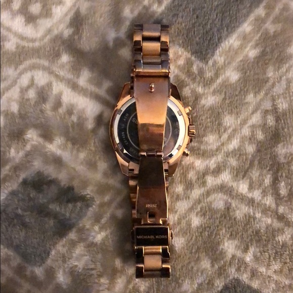 Michael Kors New Watch - Picture 2 of 2